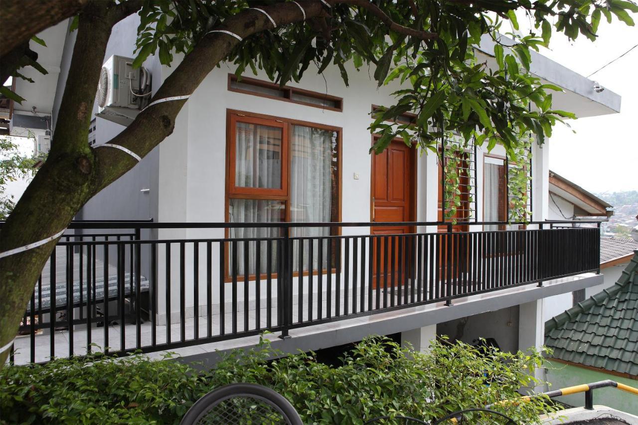 Oyo 569 Cigadung Syariah Hotel Bandung