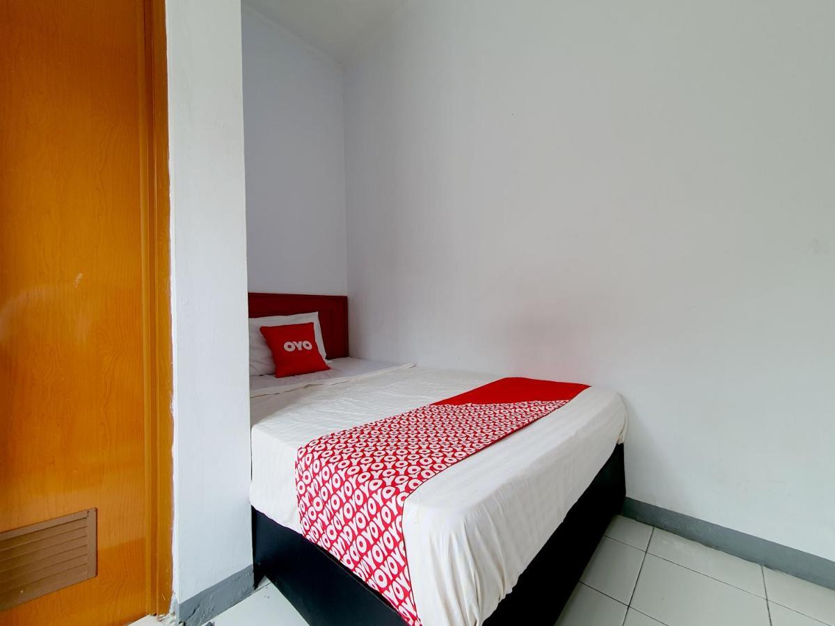 Oyo 569 Cigadung Syariah Hotel Bandung