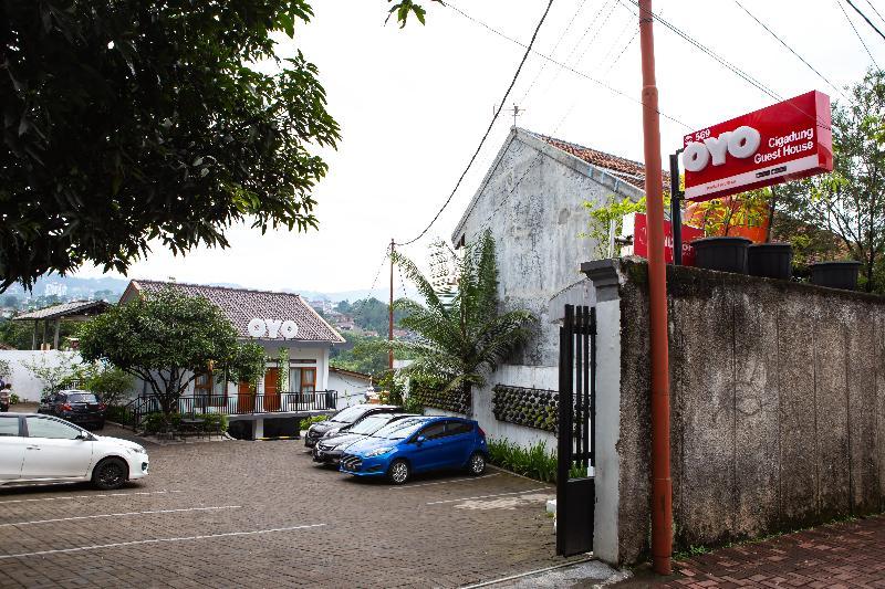 Hotel Oyo 569 Cigadung Syariah