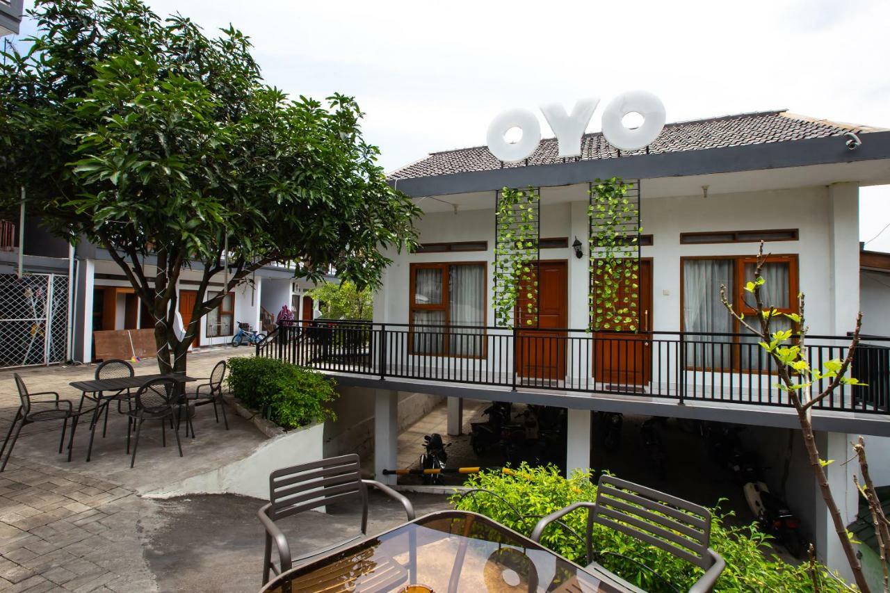 Oyo 569 Cigadung Syariah Bandung