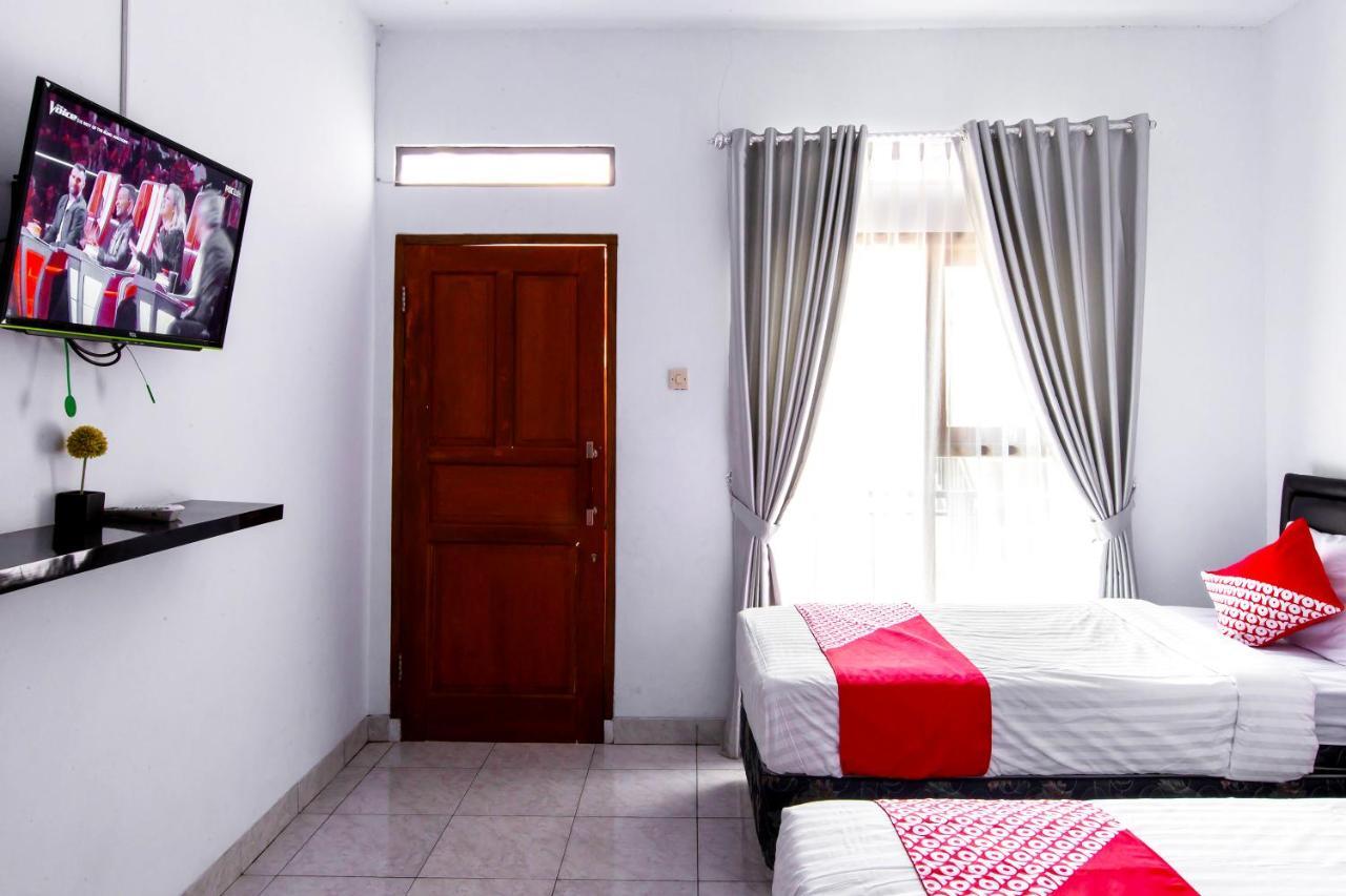 Oyo 569 Cigadung Syariah Hotel Bandung